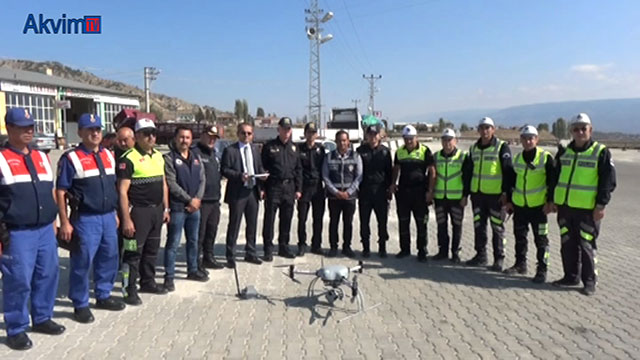 Kastamonu'nun Tosya ilçesi D-100 Drone'lu Trafik Uygulaması.