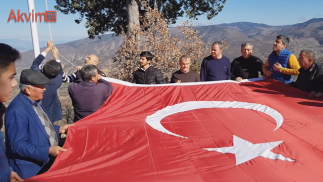 Afrin İçin Tosya’nın En Yüksek Yerine Türk Bayrağı