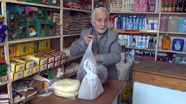 Hayırsever vatandaş ‘veresiye defteri’ni satın aldı