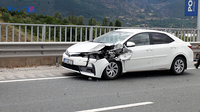 Tosya’da iki otomobil çarpıştı: 1 yaralı.